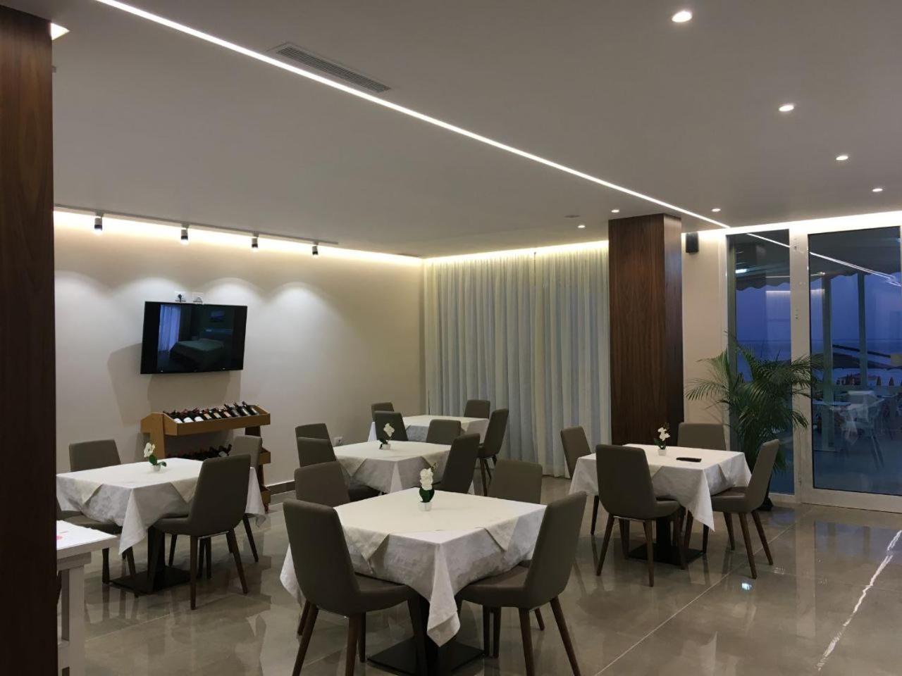 Hotel Maren Durrës Extérieur photo