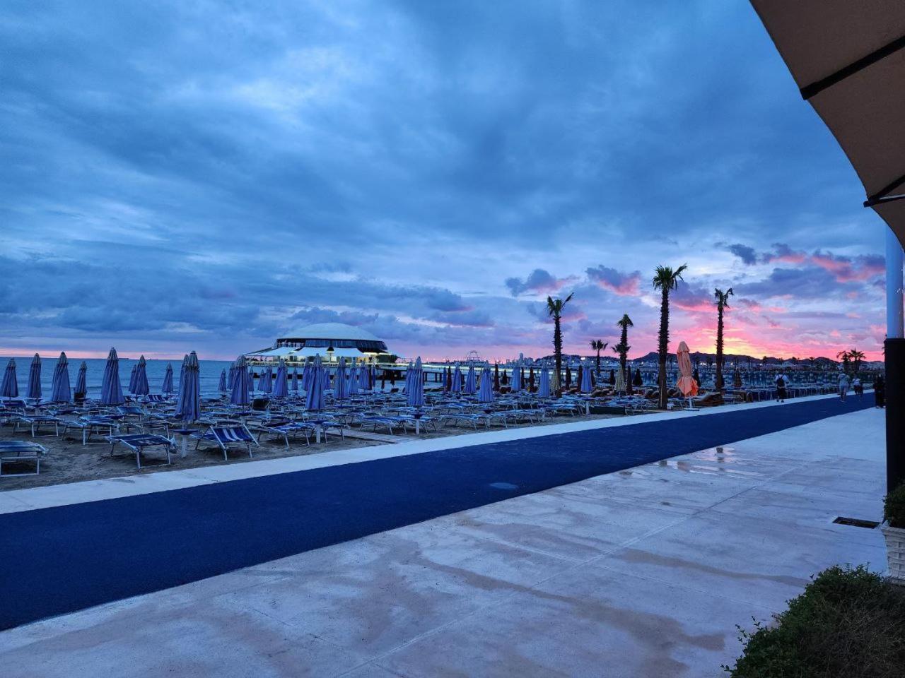 Hotel Maren Durrës Extérieur photo