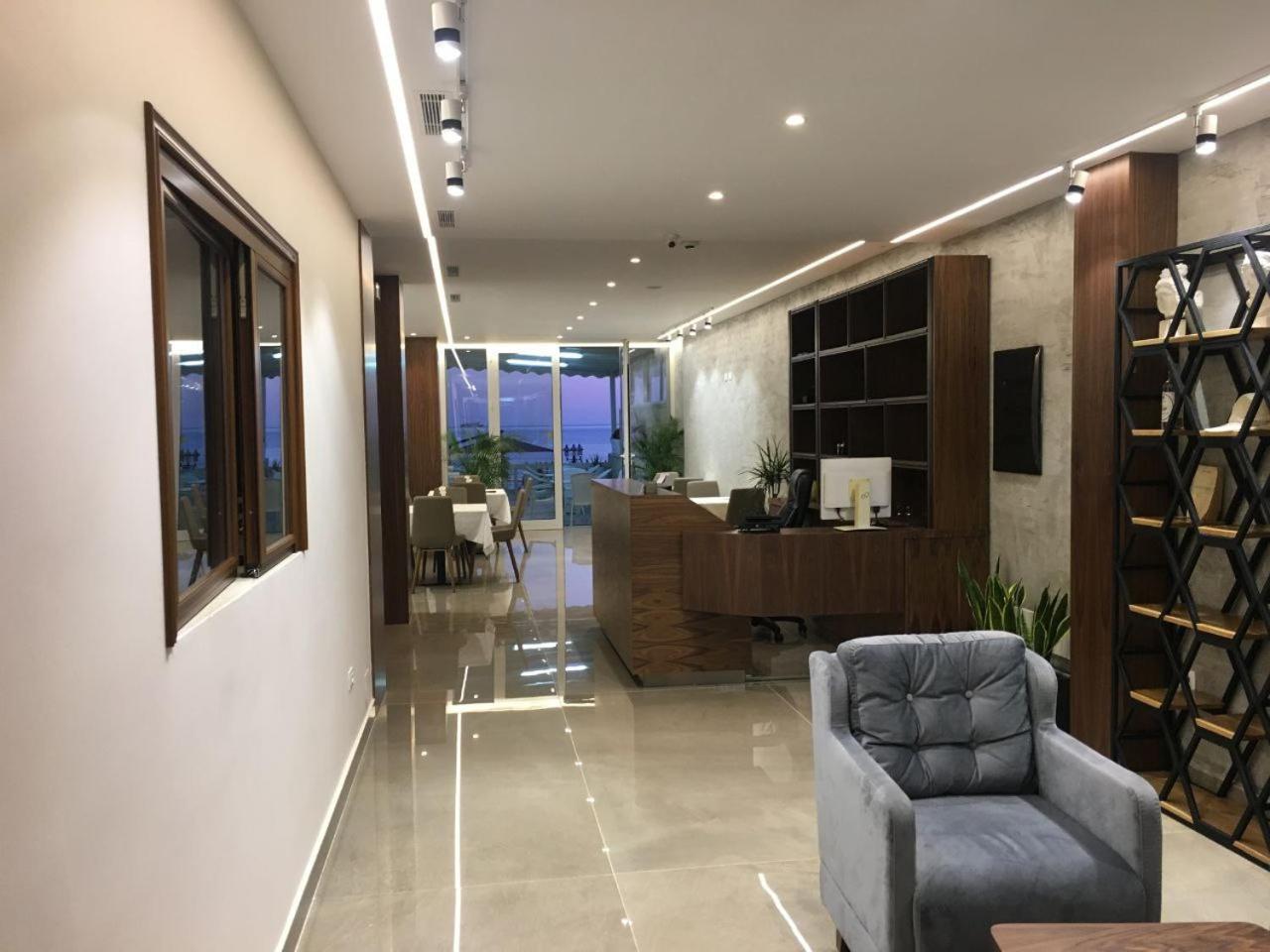 Hotel Maren Durrës Extérieur photo