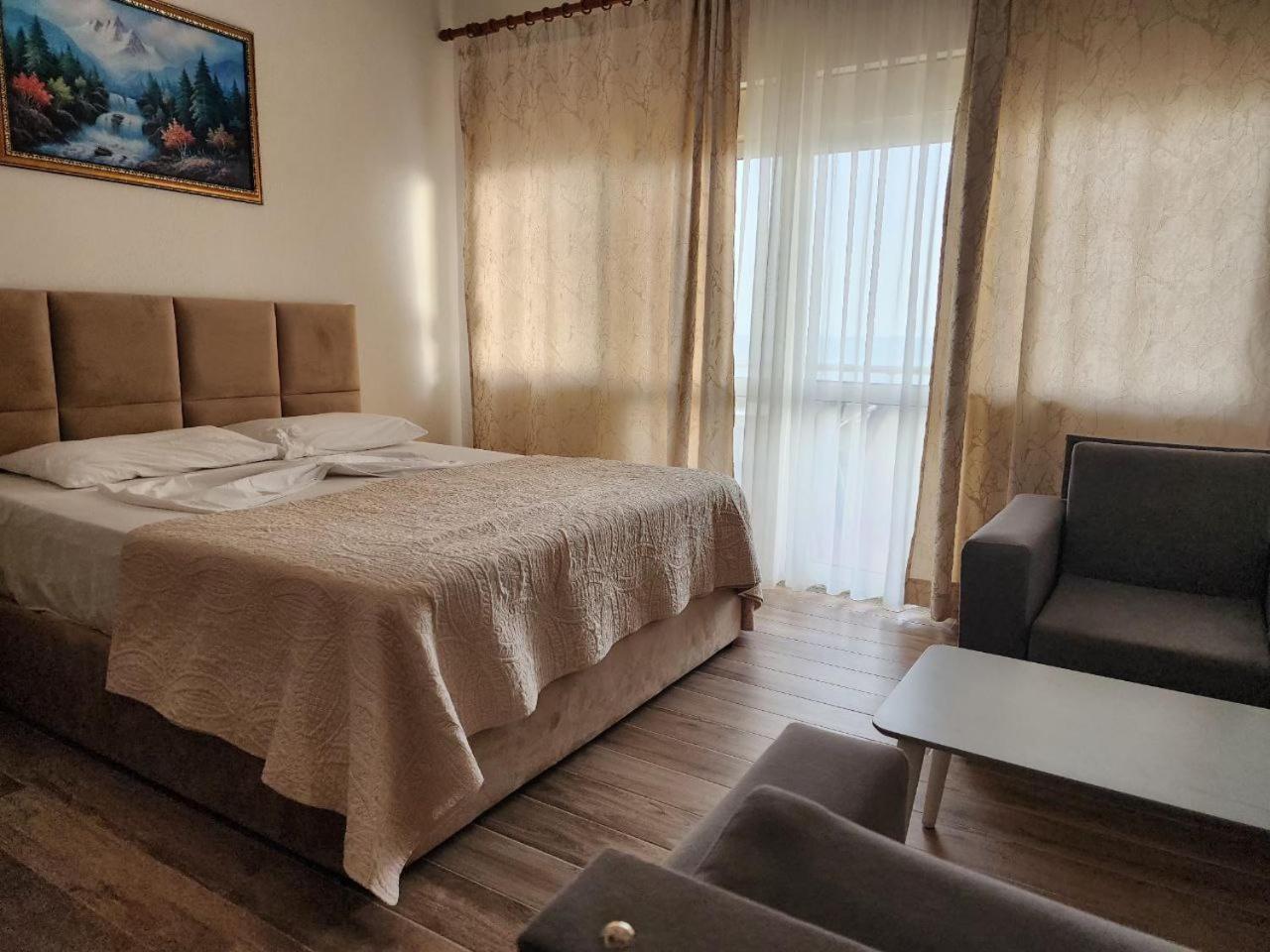 Hotel Maren Durrës Extérieur photo